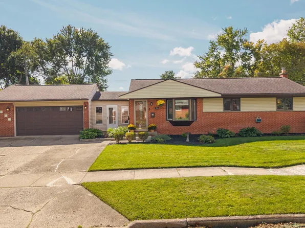 216 Harper Dr, Saline, MI 48176