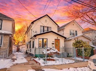 9456 199th St, Hollis, NY