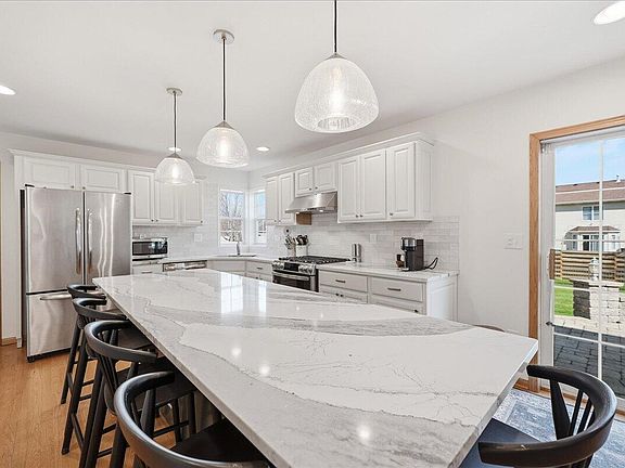 5th image of 2154 Carlisle Ln