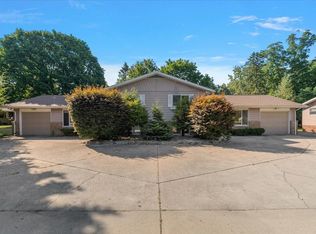 1332 W Glenlord Rd, Saint Joseph, MI 49085