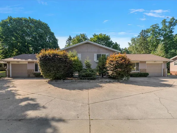 1332 W Glenlord Rd, Saint Joseph, MI 49085