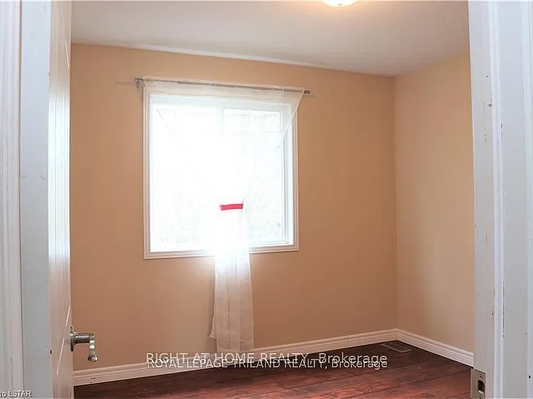 709 Silversmith St — Photo 10