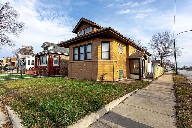 2nd image of 9821 S Sangamon St