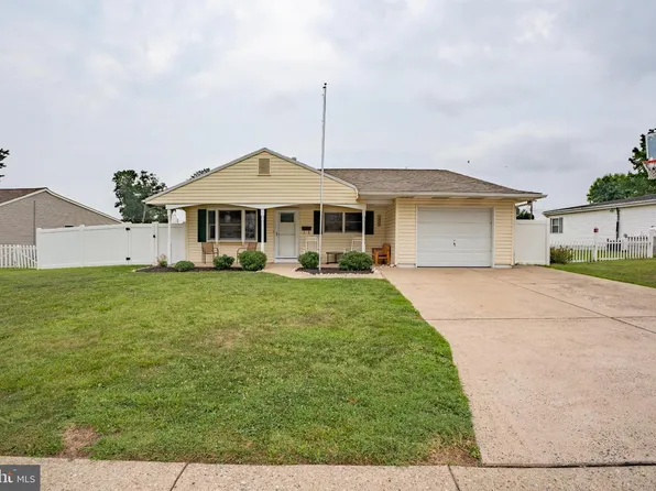 212 Stanford Rd, Fairless Hills, PA 19030