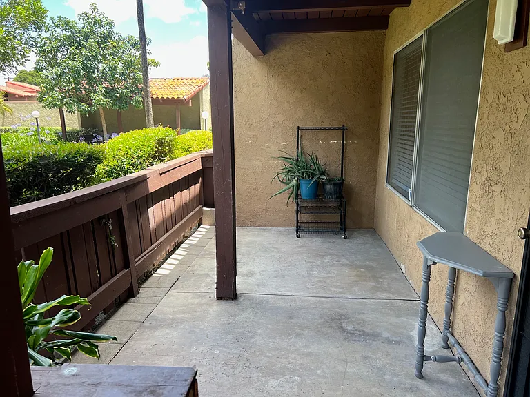 1000 W Macarthur Blvd #67 — Photo 2