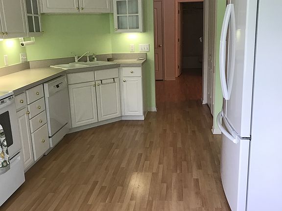 Eat In Kitchen 