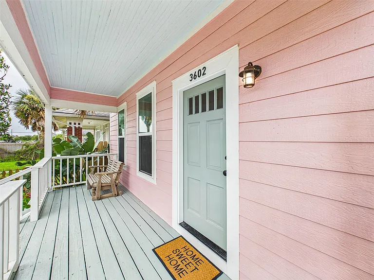 3602 Avenue S 1/2 — Photo 3