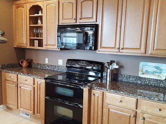 4th image of 2050 S Dorchester Dr