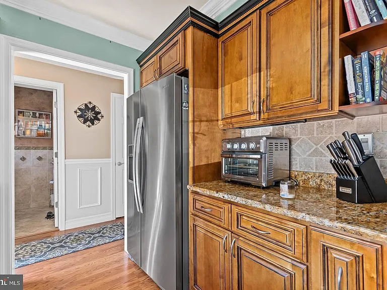 1003 Mulberry Ct — Photo 4