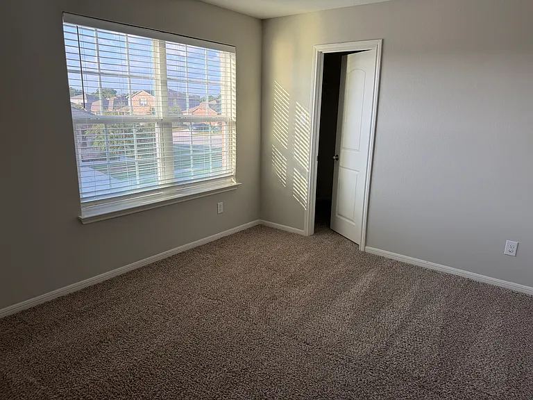 105 Declaration Ln — Photo 33