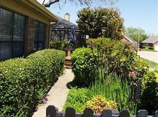 2330 Walden Place Ct, Grand Prairie, TX 75052