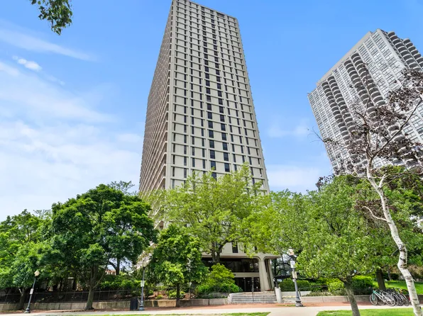 1960 N Lincoln Park West Ave #1705, Chicago, IL 60614