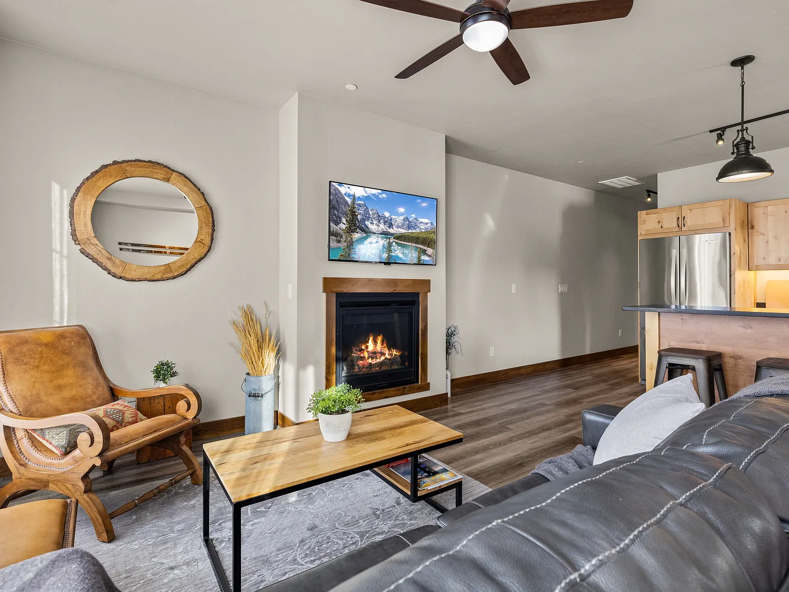 2 bed, 1241 sqft, $2,400 — Photo 4