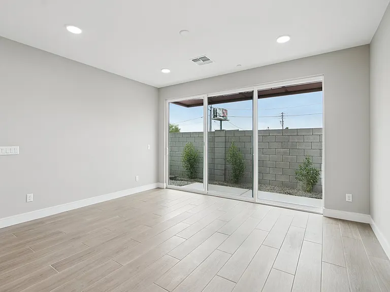 Pasadena Townhomes — Photo 6