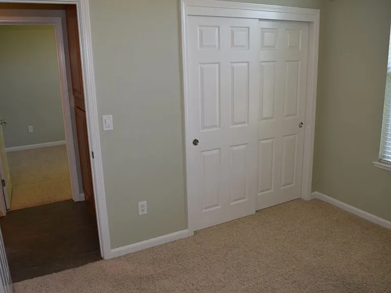 1378 Seymour Cir — Photo 5