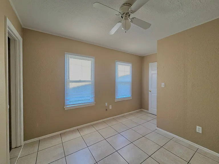 2253 Golfview St — Photo 13