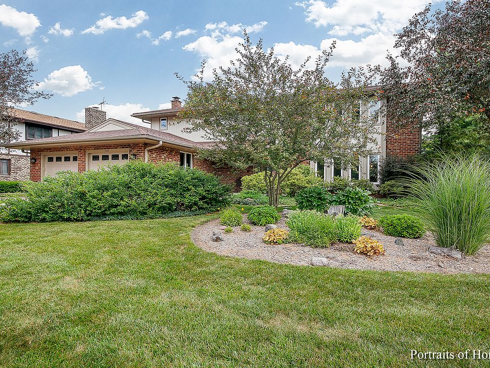 2nd image of 1520 Petersham Ln