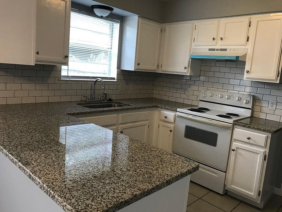 1st image of 2 Creekmont Ln