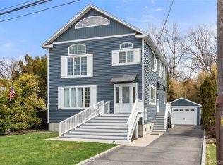 849 E Bay Drive, West Islip, NY