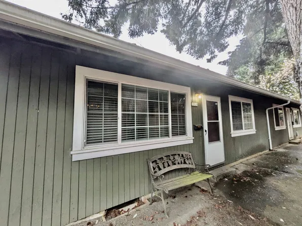 1808 SE Sherrett St, Portland, OR 97202