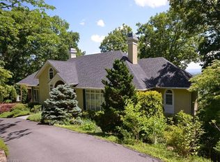 4 Dry Ridge Rd, Asheville, NC 28804