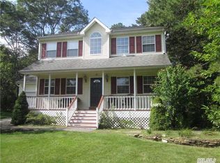 24 Wright Rd, Manorville, NY 11949