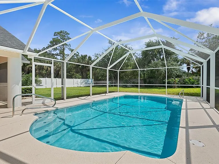 14 Colechester Ln — Photo 3