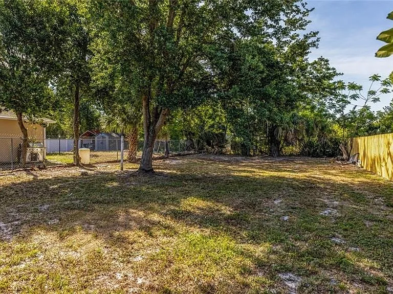 Carolyn Ave — Photo 25