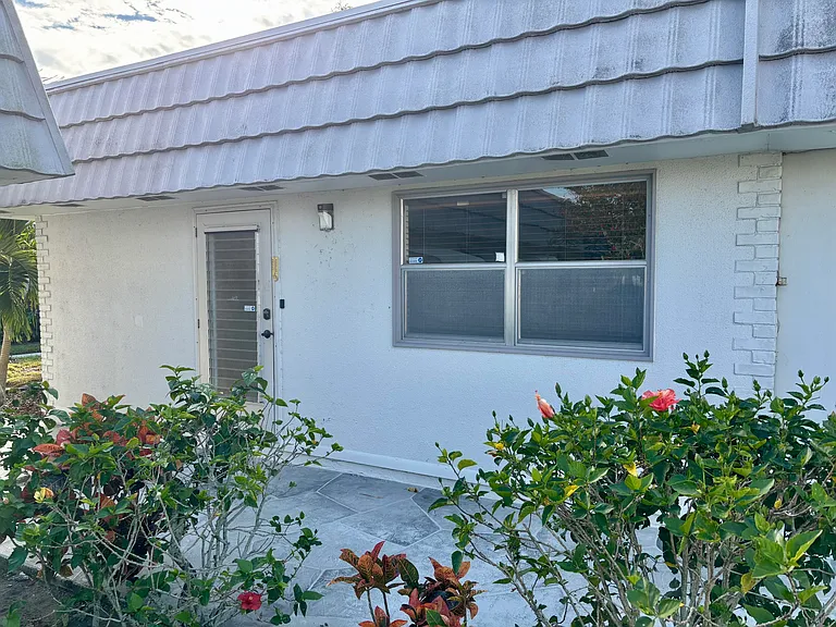 185 Valencia Dr #H — Photo 3