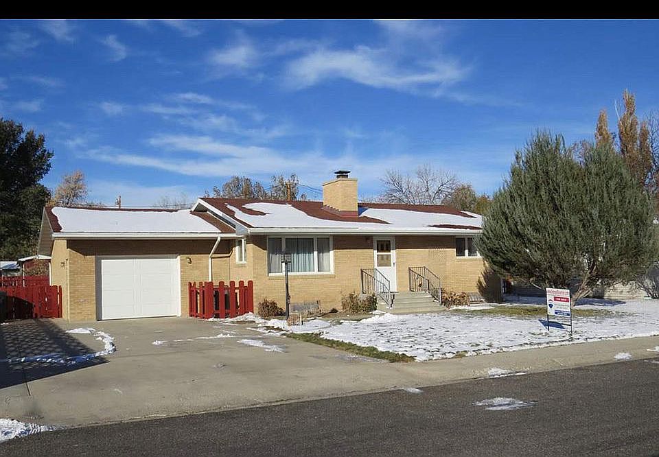 1st image of 910 Elk Dr