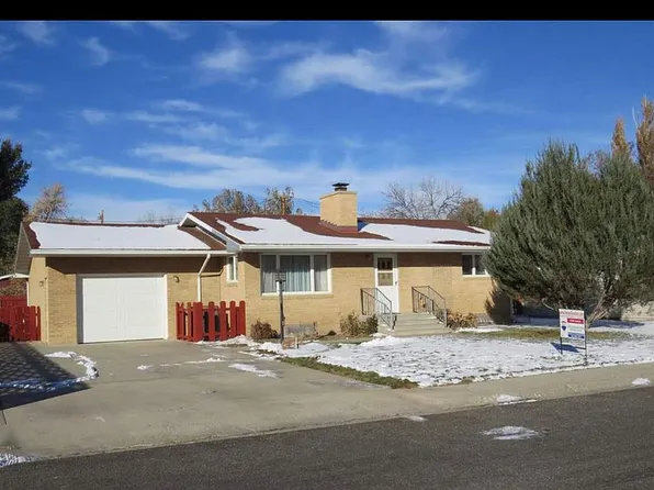 910 Elk Dr, Riverton, WY 82501