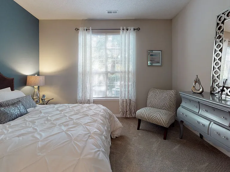 Autumn Park Apartments — Photo 7