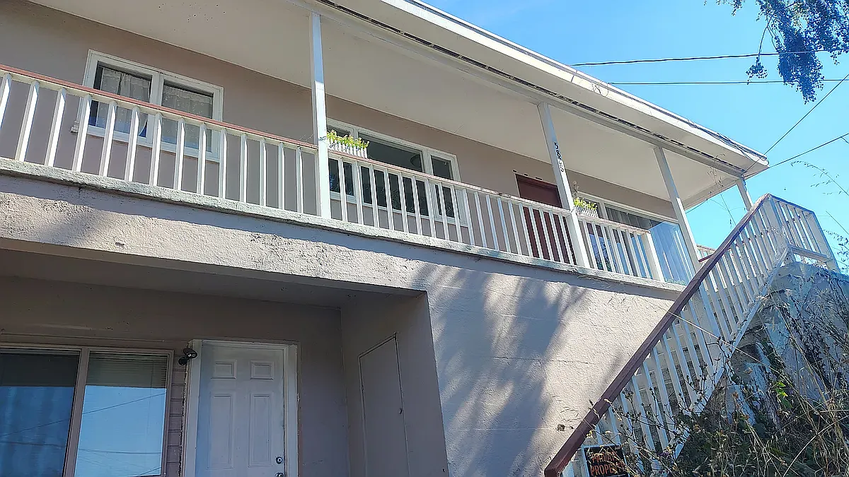3 bed, 1200 sqft, $2,850 — Photo 1