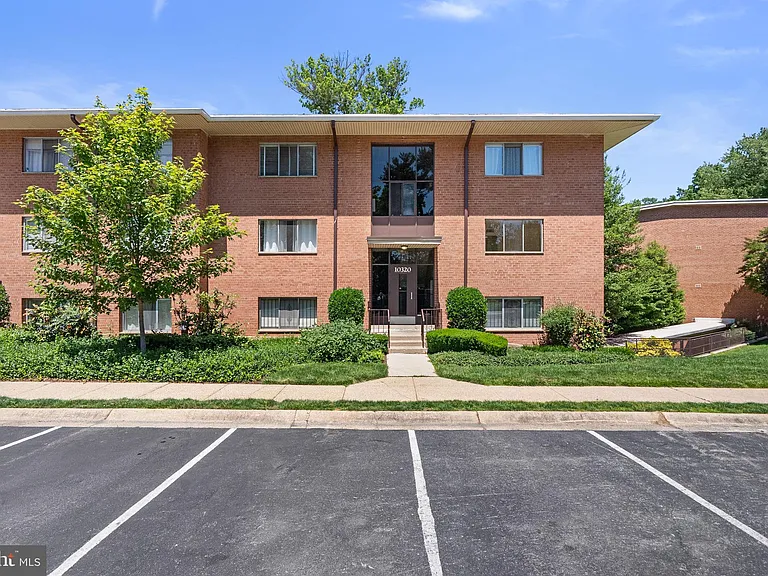 10320 Rockville Pike #401 — Photo 1