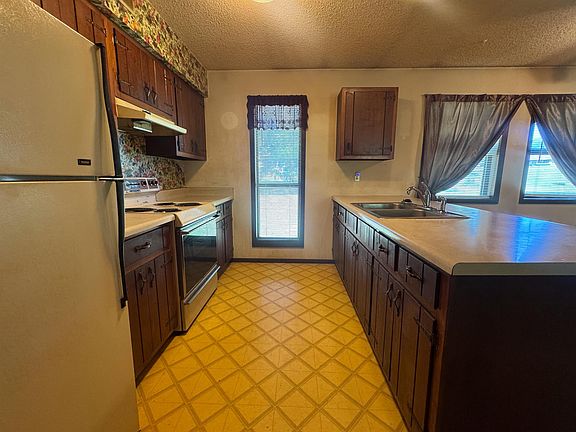 5th image of 153 Sara Cir