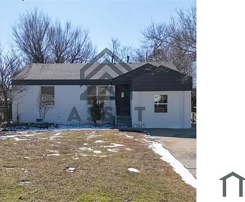 422 E Northrup Dr — Photo 1