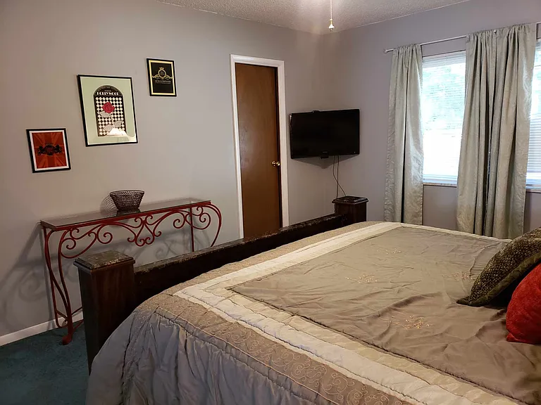 2312 Smuts Dr — Photo 11