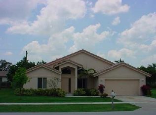 220 Oregon Ln, Boca Raton, FL 33487