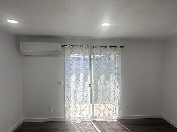 5th image of 3709 Merrimac Ave