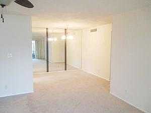 Living room/dining room