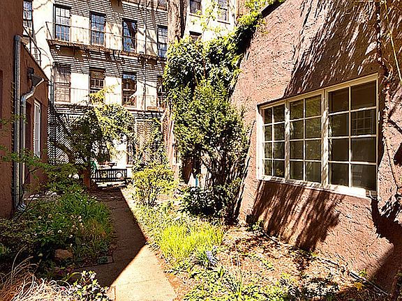 5th image of 34 Bethune St APT 1F