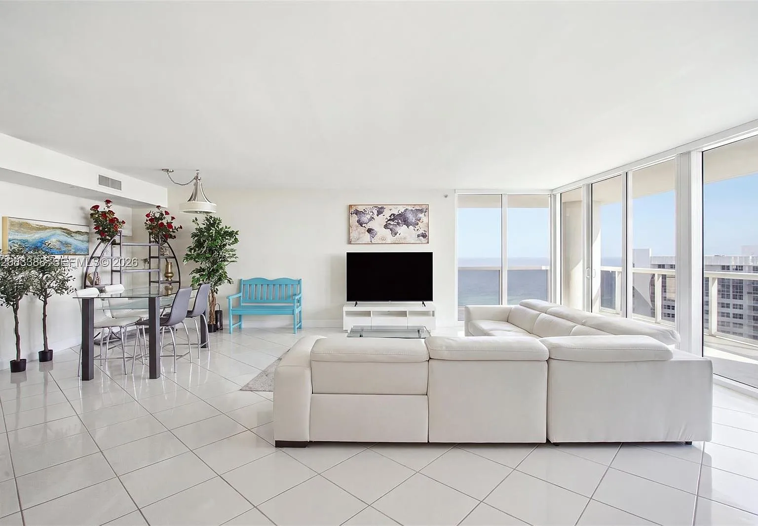 Beach Club Condo — Photo 3