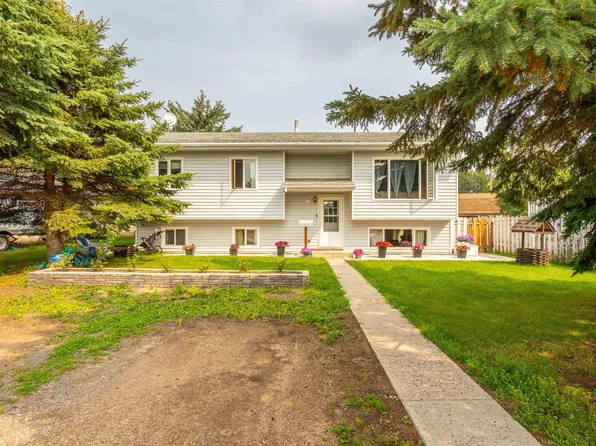 6112 51st Ave, Cold Lake, AB T9M 1T6