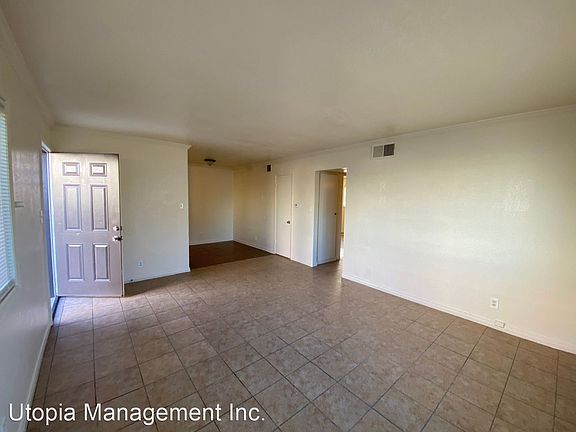4th image of 502 E Avenue Q4 APT 1