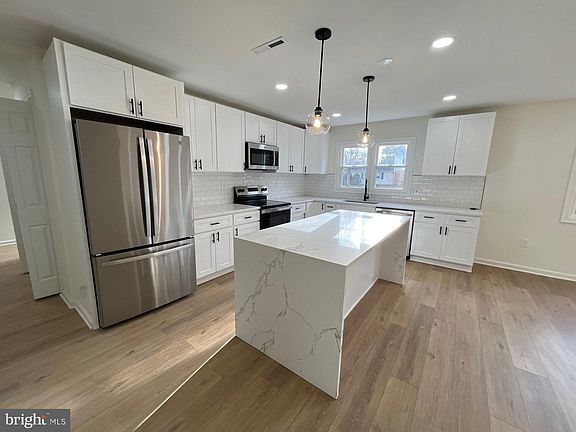 2nd image of 2025 Greengage Rd