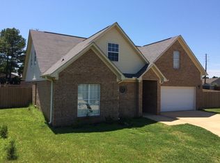 208 Karen Dr, Oxford, MS 38655