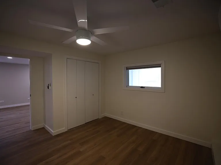 1534 N Woodburn Ave #B — Photo 20