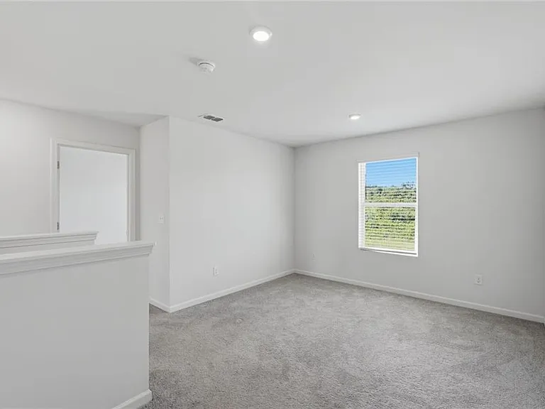 133 Oxford Ln — Photo 24