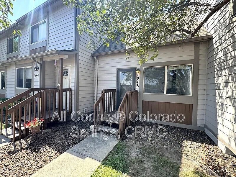 Studio, 1.5 bath, 762 sqft, $1,295 — Photo 1