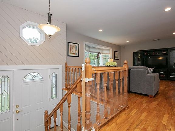 5th image of 1 Ashwood Ln